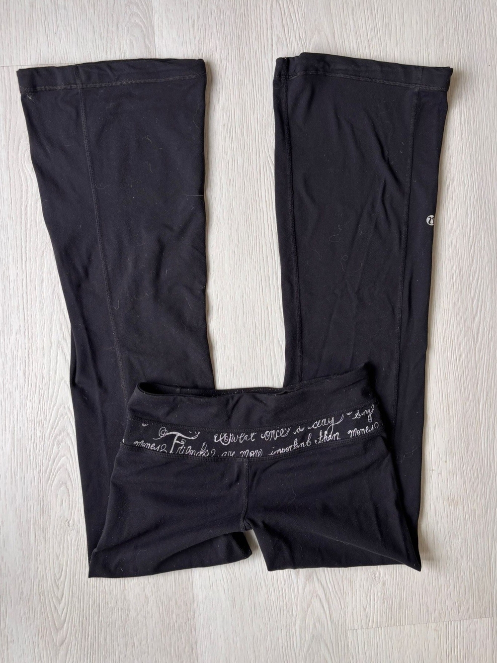 Lululemon Groove Pant (cursive manifesto) Size 2